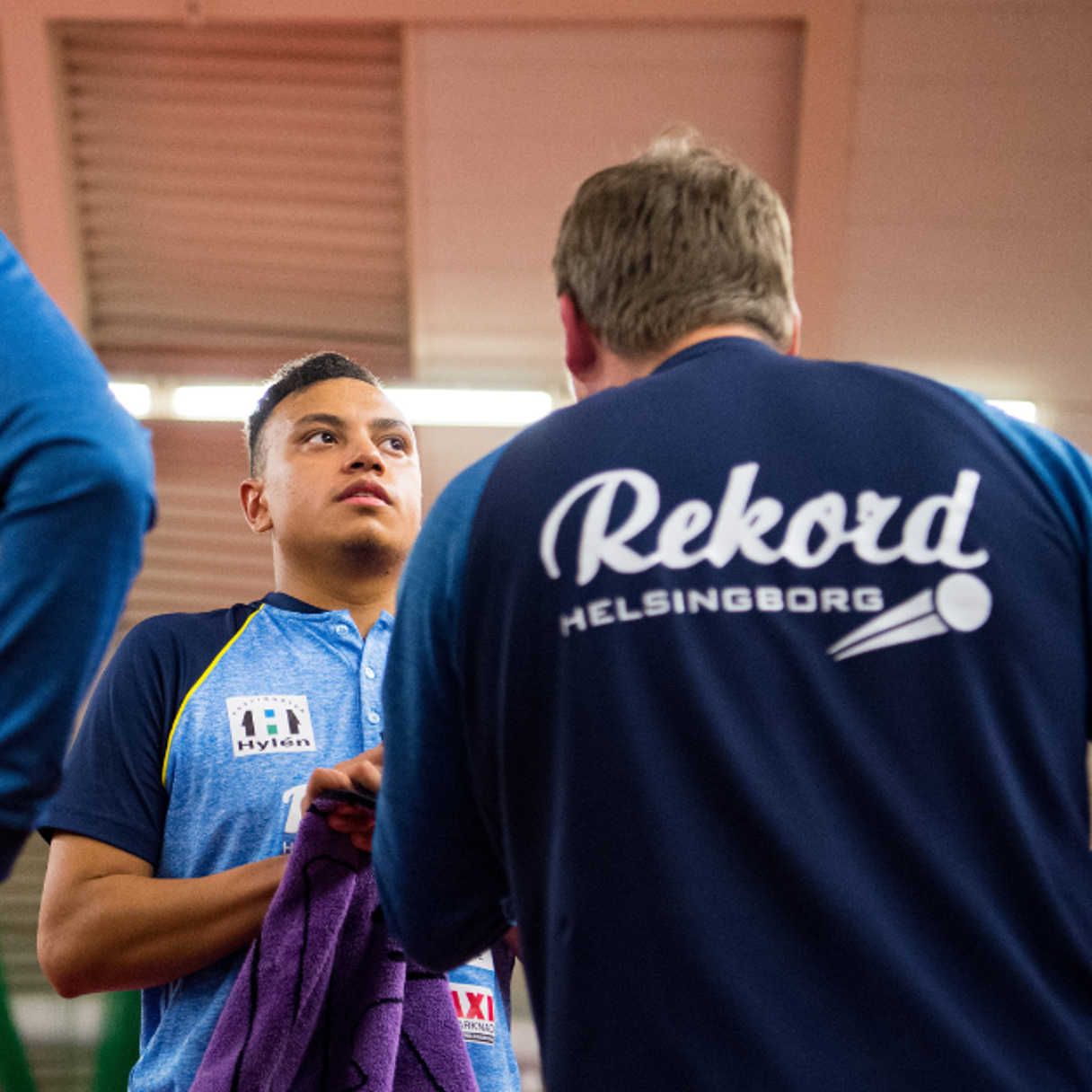 Tre pingisspelare från klubben BTK Rekord