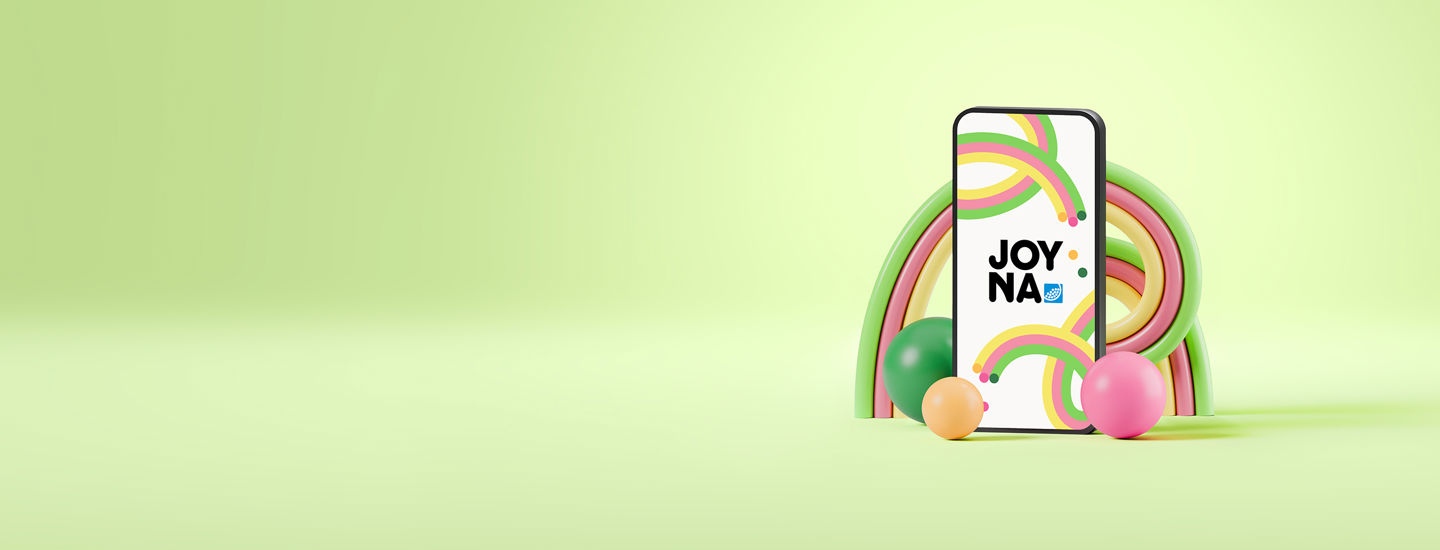 Grön bakrund med mobiltelefon till höger med joyna-logga och bollar runt i 3D