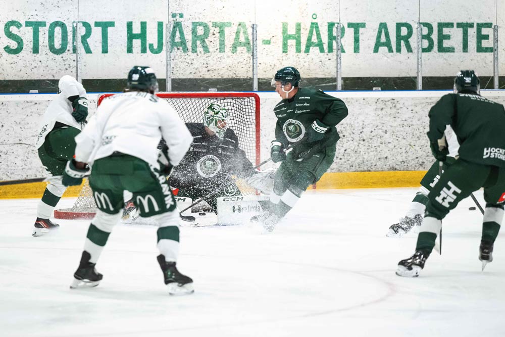 Färjestad BK i hockeyträning som del av föreningsverksamhet.