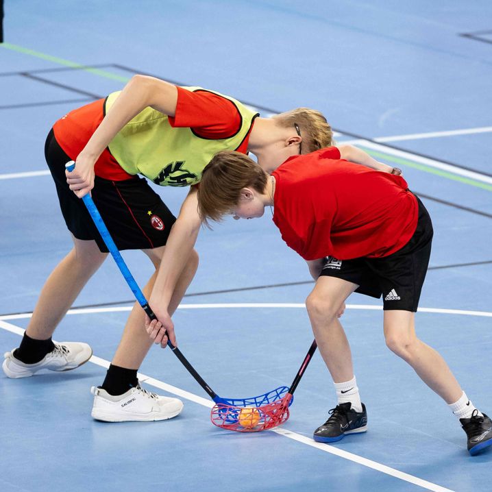 Spelare i Vänersborgs IF under aktivitet på planen.