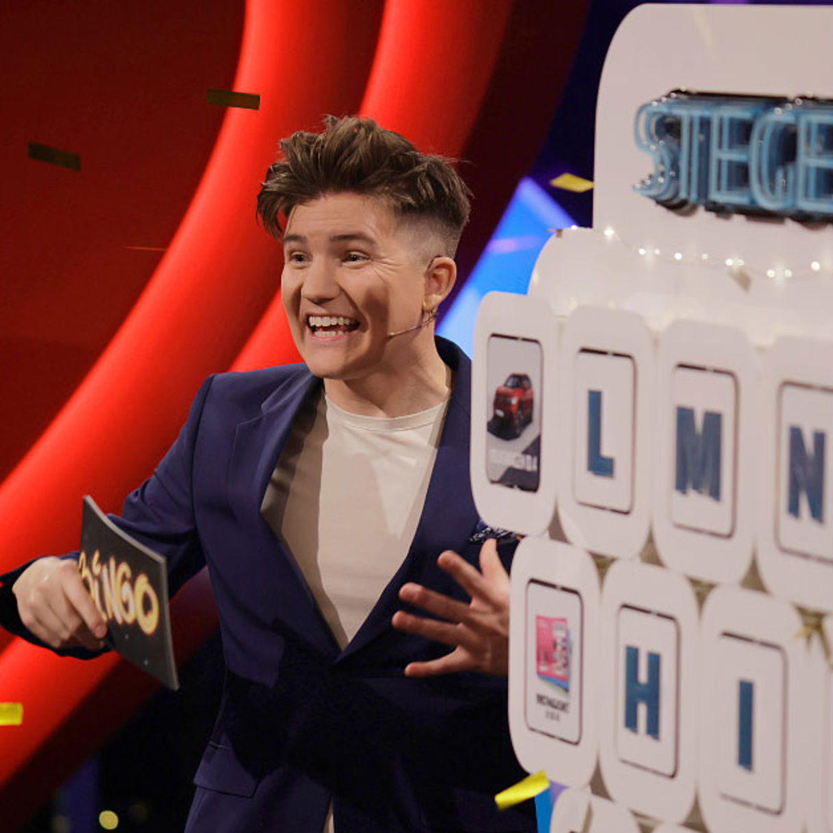 Daniel Norberg firar en bilvinst på Stegen