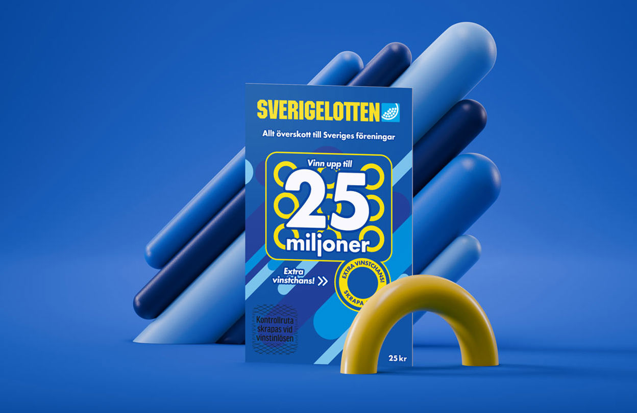 Ett stilleben av en sverigelott, streck i olika blå nyanser och en sverigelotten-cirkel i gult på en Sverigelotten-blå bakgrund